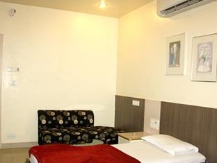 Hotel Excel Executive Amravati Extérieur photo