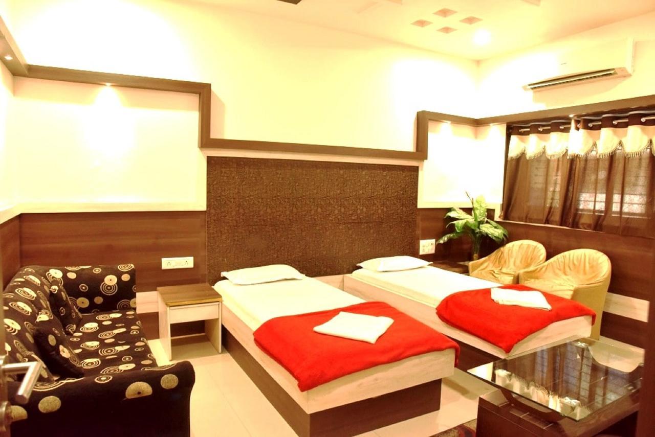 Hotel Excel Executive Amravati Extérieur photo